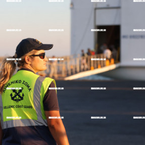 ΑΦΙΞΗ ΑΝΕΚ ΣΤΟ ΛΙΜΑΝΙ ΤΟΥ ΗΡΑΚΛΕΙΟΥ
