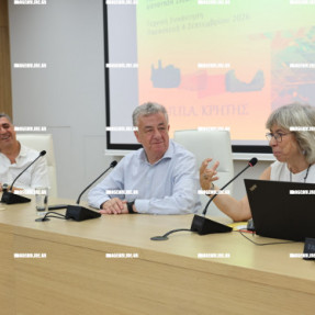 ΣΥΣΚΕΨΗ ΜΕ ΔΗΜΑΡΧΟΥΣ ΣΤΟ ΝΕΟ ΚΤΙΡΙΟ ΤΗΣ ΠΕΡΙΦΕΡΕΙΑΣ