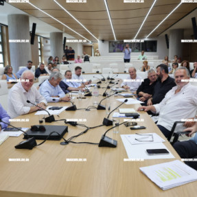 ΣΥΣΚΕΨΗ ΜΕ ΔΗΜΑΡΧΟΥΣ ΣΤΟ ΝΕΟ ΚΤΙΡΙΟ ΤΗΣ ΠΕΡΙΦΕΡΕΙΑΣ