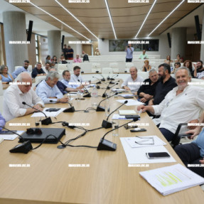ΣΥΣΚΕΨΗ ΜΕ ΔΗΜΑΡΧΟΥΣ ΣΤΟ ΝΕΟ ΚΤΙΡΙΟ ΤΗΣ ΠΕΡΙΦΕΡΕΙΑΣ
