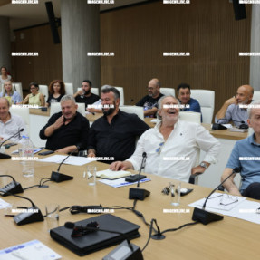 ΣΥΣΚΕΨΗ ΜΕ ΔΗΜΑΡΧΟΥΣ ΣΤΟ ΝΕΟ ΚΤΙΡΙΟ ΤΗΣ ΠΕΡΙΦΕΡΕΙΑΣ