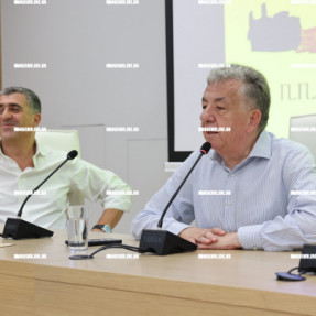 ΣΥΣΚΕΨΗ ΜΕ ΔΗΜΑΡΧΟΥΣ ΣΤΟ ΝΕΟ ΚΤΙΡΙΟ ΤΗΣ ΠΕΡΙΦΕΡΕΙΑΣ