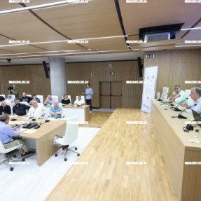 ΣΥΣΚΕΨΗ ΜΕ ΔΗΜΑΡΧΟΥΣ ΣΤΟ ΝΕΟ ΚΤΙΡΙΟ ΤΗΣ ΠΕΡΙΦΕΡΕΙΑΣ