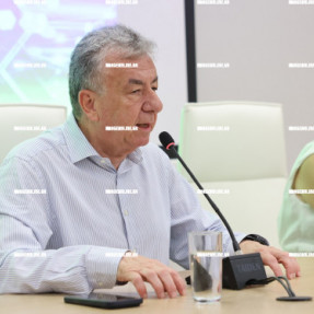 ΣΥΣΚΕΨΗ ΜΕ ΔΗΜΑΡΧΟΥΣ ΣΤΟ ΝΕΟ ΚΤΙΡΙΟ ΤΗΣ ΠΕΡΙΦΕΡΕΙΑΣ
