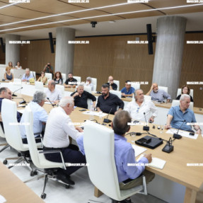 ΣΥΣΚΕΨΗ ΜΕ ΔΗΜΑΡΧΟΥΣ ΣΤΟ ΝΕΟ ΚΤΙΡΙΟ ΤΗΣ ΠΕΡΙΦΕΡΕΙΑΣ