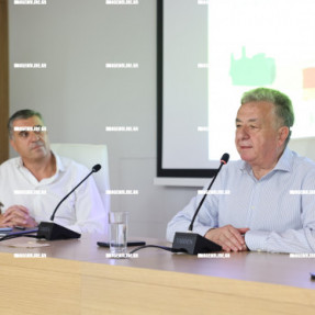 ΣΥΣΚΕΨΗ ΜΕ ΔΗΜΑΡΧΟΥΣ ΣΤΟ ΝΕΟ ΚΤΙΡΙΟ ΤΗΣ ΠΕΡΙΦΕΡΕΙΑΣ