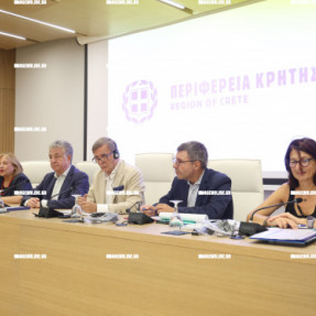 ΣΥΣΚΕΨΗ ΕΡΓΑΣΙΑΣ ΠΑΡΟΥΣΙΑ ΤΟΥ ΔΙΕΥΘΥΝΤΗ ΕΥΡΩΠΑΙΚΗΣ ΕΠΙΤΡΟΠΗΣ ΜΕ ΦΟΡΕΙΣ ΣΤΗΝ ΠΕΡΙΦΕΡΕΙΑ