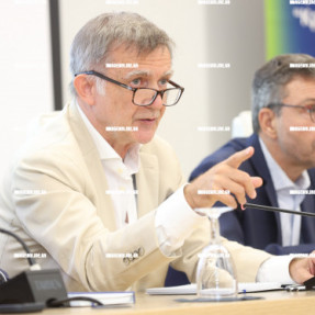 ΣΥΣΚΕΨΗ ΕΡΓΑΣΙΑΣ ΠΑΡΟΥΣΙΑ ΤΟΥ ΔΙΕΥΘΥΝΤΗ ΕΥΡΩΠΑΙΚΗΣ ΕΠΙΤΡΟΠΗΣ ΜΕ ΦΟΡΕΙΣ ΣΤΗΝ ΠΕΡΙΦΕΡΕΙΑ