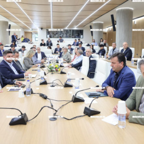 ΕΠΙΣΚΕΨΗ ΚΙΝΕΖΟΥ ΠΡΕΣΒΗ ΣΤΗΝ ΠΕΡΙΦΕΡΕΙΑ