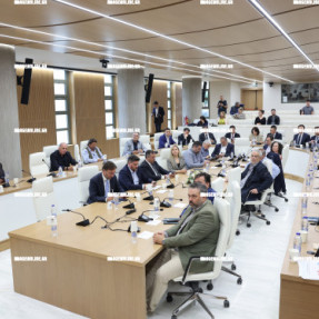 ΕΠΙΣΚΕΨΗ ΚΙΝΕΖΟΥ ΠΡΕΣΒΗ ΣΤΗΝ ΠΕΡΙΦΕΡΕΙΑ