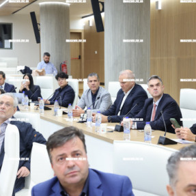 ΕΠΙΣΚΕΨΗ ΚΙΝΕΖΟΥ ΠΡΕΣΒΗ ΣΤΗΝ ΠΕΡΙΦΕΡΕΙΑ