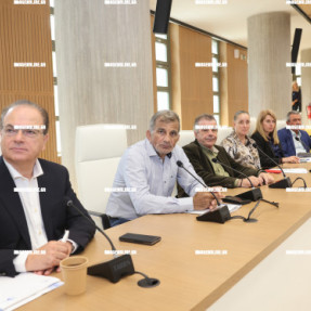 ΣΥΣΚΕΨΗ ΜΕ ΔΗΜΑΡΧΟΥΣ ΔΥΤΙΚΗΣ ΚΡΗΤΗΣ ΣΤΗΝ ΠΕΡΙΦΕΡΕΙΑ