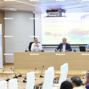 ΣΥΣΚΕΨΗ ΜΕ ΔΗΜΑΡΧΟΥΣ ΔΥΤΙΚΗΣ ΚΡΗΤΗΣ ΣΤΗΝ ΠΕΡΙΦΕΡΕΙΑ