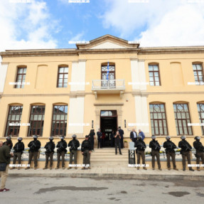 ΕΓΚΑΙΝΙΑ ΕΛΛΗΜΙΚΟΥ FBI ΣΤΙΣ ΑΡΧΑΝΕΣ