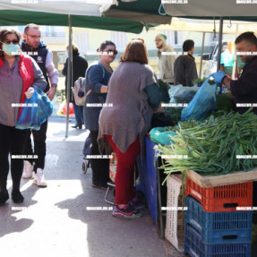 ΜΕ ΜΑΣΚΕΣ ΣΤΗ ΛΑΙΚΗ ΛΟΓΩ ΚΟΡΩΝΟΙΟΥ