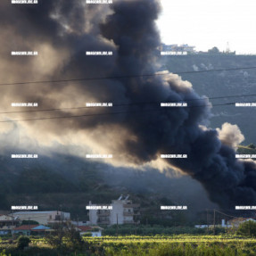 ΦΩΤΙΑ ΣΕ ΕΡΓΟΣΤΆΣΙΟ ΣΤΗΝ ΦΟΙΝΙΚΙΆ