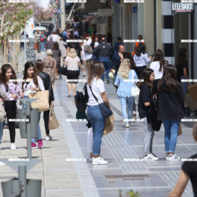 ΕΠΑΝΑΛΕΙΤΟΥΡΓΙΑ ΚΑΤΑΣΤΗΜΑΤΩΝ, ΟΥΡΕΣ ΚΑΙ ΚΙΝΗΣΗ ΣΤΗΝ ΑΓΟΡΑ