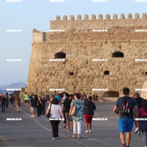 ΑΠΟΓΕΥΜΑΤΙΝΗ ΒΟΛΤΑ ΣΤΟ ΚΟΥΛΕ