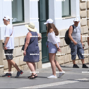 ΤΟΥΡΙΣΤΕΣ ΣΤΟ ΚΕΝΤΡΟ ΤΗΣ ΠΟΛΗΣ