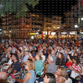 Αυλαία με Χρήστο Θηβαίο στο «Τέχνη Καθ’ οδόν»