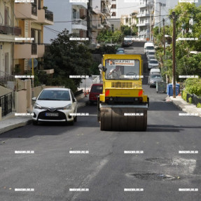 ΕΠΙΣΚΕΨΗ ΤΟΥ ΔΗΜΑΡΧΟΥ ΣΤΑ ΕΡΓΑ ΑΣΦΑΛΤΟΣΤΡΩΣΗΣ ΠΙΣΩ ΑΠΟ ΤΟ ΕΡΓΑΤΙΚΟ ΚΕΝΤΡΟ