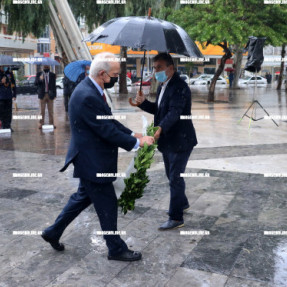 ΚΑΤΑΘΕΣΗ ΣΤΕΦΑΝΩΝ ΓΙΑ ΤΗΝ 28η ΟΚΤΩΒΡΙΟΥ