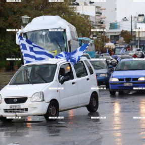 ΠΟΡΕΙΑ ΜΕ ΑΥΤΟΚΙΝΗΤΑ ΚΑΙ ΣΗΜΑΙΕΣ ΓΙΑ ΤΗΝ 28η ΟΚΤΩΒΡΙΟΥ