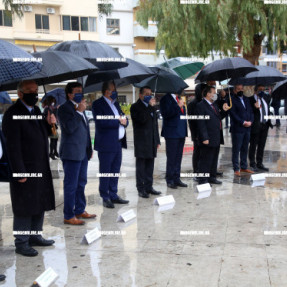 ΔΟΞΟΛΟΓΙΑ ΚΑΙ ΚΑΤΑΘΕΣΗ ΣΤΕΦΑΝΩΝ ΓΙΑ ΤΗΝ 25 ΜΑΡΤΙΟΥ