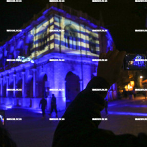 ΦΩΤΑΓΩΓΗΣΗ ΤΟΥ ΔΗΜΑΡΧΕΙΟΥ ΜΕ ΤΑ ΧΡΩΜΑΤΑ ΤΗΣ ΓΑΛΑΝΟΛΕΥΚΗΣ