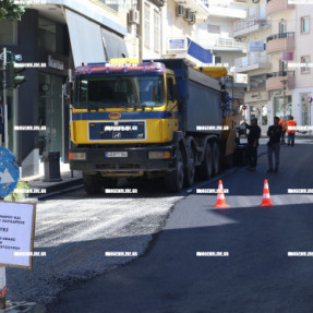 ΑΣΦΑΛΤΟΣΤΡΩΣΗ ΣΤΗΝ ΠΛΑΤΕΙΑ ΚΟΡΝΑΡΟΥ