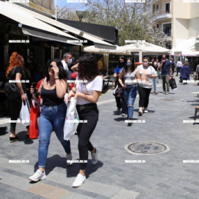 ΓΕΜΑΤΟ ΚΟΣΜΟ ΤΟ ΚΕΝΤΡΟ ΤΟΥ ΗΡΑΚΛΕΙΟΥ