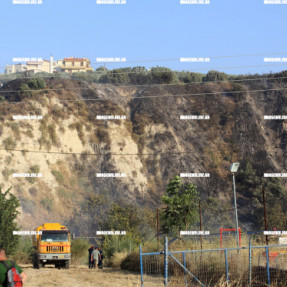 ΦΩΤΙΑ ΚΟΝΤΑ ΣΤΟΝ ΟΙΚΙΣΜΟ ΓΟΥΡΝΩΝ ΤΕΜΕΝΟΥ