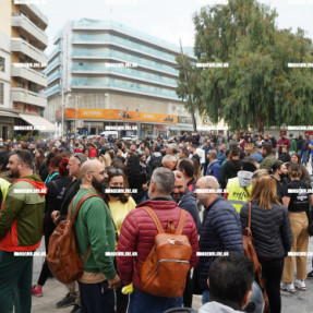 ΚΛΕΙΣΤΗ ΕΣΤΙΑΣΗ ΚΑΙ ΔΙΑΜΑΡΤΥΡΙΑ ΣΤΟ ΚΕΝΤΡΟ ΤΗΣ ΠΟΛΗΣ