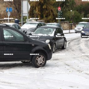 ΕΣΤΡΩΣΕ ΤΟ ΧΑΛΑΖΙ ΣΤΟ ΚΕΝΤΡΟ ΤΟΥ ΗΡΑΚΛΕΙΟΥ