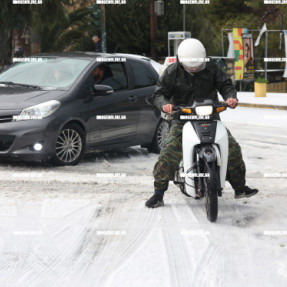 ΕΣΤΡΩΣΕ ΤΟ ΧΑΛΑΖΙ ΣΤΟ ΚΕΝΤΡΟ ΤΟΥ ΗΡΑΚΛΕΙΟΥ