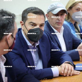 ΣΤΟ ΕΡΓΑΤΙΚΟ Ο ΑΛΕΞΗΣ ΤΣΙΠΡΑΣ