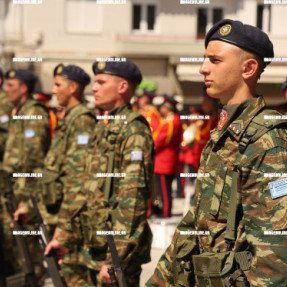 ΚΑΤΑΘΕΣΗ ΣΤΕΦΑΝΩΝ ΓΙΑ ΤΗΝ 25Η ΜΑΡΤΙΟΥ