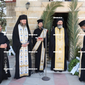 ΚΑΤΕΘΕΣΗ ΣΤΕΦΑΝΩΝ ΣΤΟΥΣ 62 ΜΑΡΤΥΡΕΣ