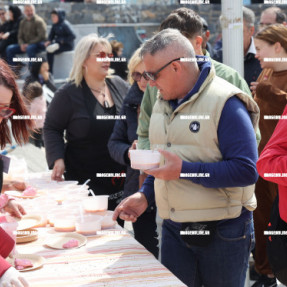 ΚΑΘΑΡΑ ΔΕΥΤΕΡΑ ΚΑΙ ΚΟΥΛΟΥΜΑ ΣΤΟΝ ΚΑΡΑΒΟΛΑ