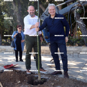 ΑΥΤΟΨΙΑ ΤΟΥ ΔΗΜΑΡΧΟΥ ΣΤΗΝ ΔΕΝΤΡΟΦΥΤΕΥΣΗ ΣΤΟ ΠΑΡΚΟ ΓΕΩΡΓΙΑΔΗ